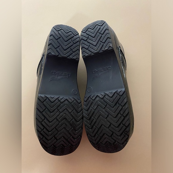 Dansko metallic clogs- like new - Picture 2 of 5